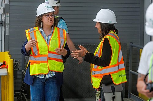 MIKE DEAL / FREE PRESS
Rachel Sansregret, CEO of the Winnipeg Indigenous Friendship Centre (right) talks to Rebecca Alty (left), Minister of Crown-Indigenous Relations while on a tour of the construction site for the Asihcikan Project.
Rebecca Alty, Minister of Crown-Indigenous Relations, gets a tour of the Asihcikan Project at 567 Notre Dame Avenue before making an announcement regarding the start of the grocery benefit payments program.
The Asihcikan Project is a $14-million Indigenous-led community hub and grocery-style food bank in central Winnipeg. Located at 563-567 Notre Dame Avenue, the 30,000-square-foot space was created by the Ma Mawi Wi Chi Itata Centre and Harvest Manitoba.
Reporter: Morgan Modjeski
260605 - Friday, June 05, 2026.