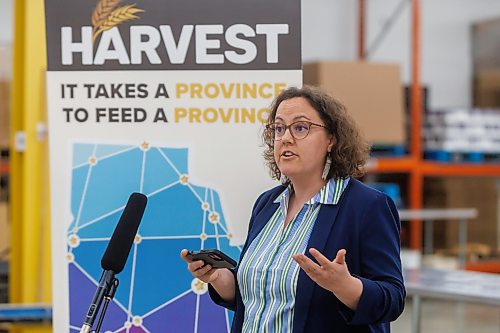 MIKE DEAL / FREE PRESS
Rebecca Alty, Minister of Crown-Indigenous Relations announces the start of the grocery benefit payments program during a press conference at the Asihcikan Project at 563-567 Notre Dame Avenue on Friday.
The Asihcikan Project is a $14-million Indigenous-led community hub and grocery-style food bank in central Winnipeg. Located at 563-567 Notre Dame Avenue, the 30,000-square-foot space was created by the Ma Mawi Wi Chi Itata Centre and Harvest Manitoba.
Reporter: Morgan Modjeski
260605 - Friday, June 05, 2026.