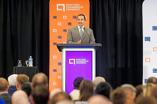 MIKE DEAL / FREE PRESS
Premier Wab Kinew during the Manitoba Chambers of Commerce MBiz Breakfast at the RBC Convention Centre Tuesday morning in front of nearly 400 business leaders, representatives from government, organizations, and chambers of commerce from across the province.
260609 - Tuesday, June 9, 2026.