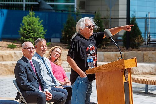 MIKE DEAL / FREE PRESS
Former Winnipeg Poet Laureate Duncan Mercredi speaks during the event.
Mayor Scott Gillingham along with Kate Fenske, CEO, Downtown Winnipeg BIZ along with other project partners and community members gathered to celebrate the reopening of Air Canada Window Park (355 Portage Ave.) in Downtown Winnipeg Wednesday morning.
260610 - Wednesday, June 10, 2026.
