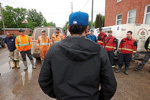 10062026
Manitoba Premier Wab Kinew visits with emergency workers helping out in the community of Minitonas on Wednesday while touring the damage caused by flooding in the area over the past few days. 
(Tim Smith/The Brandon Sun)
