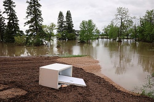 10062026
A home is surrounded by floodwaters along Highway 83 south of Swan River, Manitoba on Wednesday after sustained rainfall earlier in the week caused widespread flooding. (Tim Smith/The Brandon Sun)