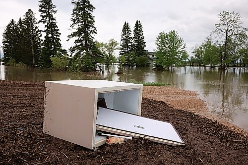 10062026
A home is surrounded by floodwaters along Highway 83 south of Swan River, Manitoba on Wednesday after sustained rainfall earlier in the week caused widespread flooding. (Tim Smith/The Brandon Sun)