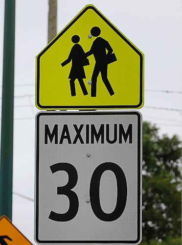 KEN GIGLIOTTI WINNIPEG FREE PRESS ARCHIVES
A new school zone on Kroeker Ave. near Southwood School will improve safety in the area according to city council.