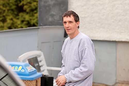 Michael Man of Russell is escorted out of provincial court at the Rossburn Community Hall by sheriffs after a sentencing hearing in May. Mann was sentenced Wednesday to almost a year and half of time served and three years of probation. (Tim Smith/The Brandon Sun files)