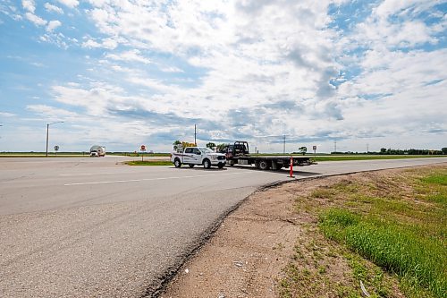 MIKE DEAL / FREE PRESS
Hwy 59 at MB-210 was closed to traffic, with a tow truck blocking the highway.
Crews were still on the scene of a semi-trailer and vehicle, killing the driver of the vehicle, just south of Gauthier Road and Hwy 59.
260617 - Wednesday, June 17, 2026.