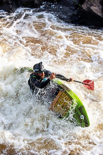 MIKAELA MACKENZIE / FREE PRESS
Garrett Fache paddles a rapid on the lower Bird River on Tuesday, June 16, 2026.
For photo page.
Free Press 2026