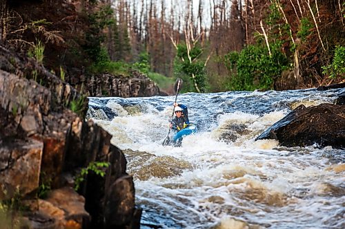 MIKAELA MACKENZIE / FREE PRESS
Steven Walker paddles Ҵhe canyonӠrapid on the lower Bird River on Tuesday, June 16, 2026.
For photo page.
Free Press 2026