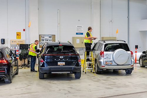 MIKE DEAL / FREE PRESS
Estimators examine vehicles for hail damage.
John Bowering, Vice President and Chief Claims Officer talks to media about MPI’s dedicated Hail Response Centre located at its Gateway Service Centre, 40 Lexington Park, while clients arrive for their appointments Thursday morning.
MPI says this is one of the largest claims events in its history.
Reporter: Chris Kitching
260618 - Thursday, June 18, 2026.