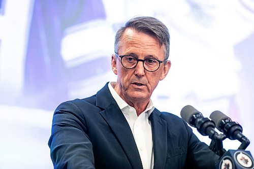MIKAELA MACKENZIE / FREE PRESS
Mark Chipman speaks at Jonathan Toewsՠretirement announcement at the Jonathan Toews Sportsplex on Friday, June 19, 2026.
For sports story.
Free Press 2026