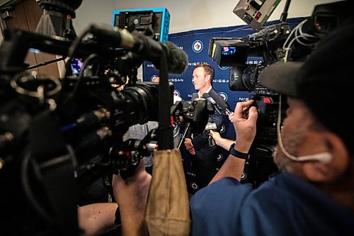 MIKAELA MACKENZIE / FREE PRESS
Jonathan Toews announces his retirement at the Jonathan Toews Sportsplex on Friday, June 19, 2026.
For sports story.
Free Press 2026
