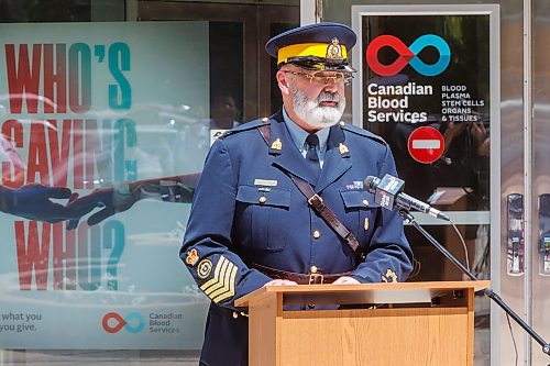 MIKE DEAL / FREE PRESS
RCMPs Derek Inglis, Aide-de-Camp for Lt.-Gov. Anita Neville speaks during the event.
To kickoff the SIRENS FOR LIFE campaign blood donation drive, members of the WFPS take the time to donate Monday afternoon.
During the kickoff event which took place in front of Canadian Blood Services at 777 William Avenue, Chief of Police Gene Bowers, Chief of Fire Paramedic Service Christian Schmidt, RCMPs Derek Inglis, Aide-de-Camp for Lt.-Gov. Anita Neville, and Paramedic Jamie McClintock spoke about the importance of donating blood.
Reporter: Maggie Macintosh
260622 - Monday, June 22, 2026.