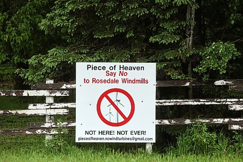 23062026
A sign in opposition to proposed windmills in the Polonia area is affixed to a fence along Mountain Road north of Polonia on Tuesday.
(Tim Smith/The Brandon Sun)