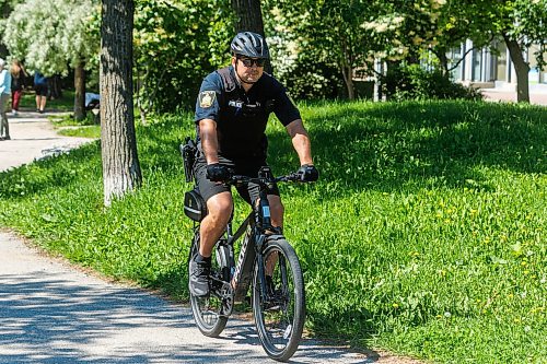MIKE DEAL / FREE PRESS
A handful of the twenty-five WPS officers that have completed specialized bicycle patrol training were on hand Thursday morning on Waterfront Drive for a show-and-tell of their new e-bikes and the launch of a modernized Bicycle Patrol Program.
Reporter: Erik Pindera
260625 - Thursday, June 25, 2026.