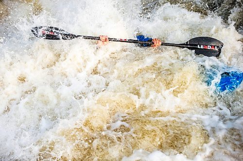 MIKAELA MACKENZIE / FREE PRESS
	
Steven Walker paddles Ҵhe canyonӠrapid on the lower Bird River on Tuesday, June 16, 2026.

For photo page.
Free Press 2026