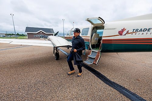MIKE DEAL / FREE PRESS
Deplaning in Dauphin, MB.
Manitoba Premier Wab Kinew flew to Dauphin, MB and Swan River, MB on Thursday to get a first hand look at some of the flood damage and to meet with officials and victims who are still in the midst of dealing with the situation.
260702 - Thursday, July 02, 2026.