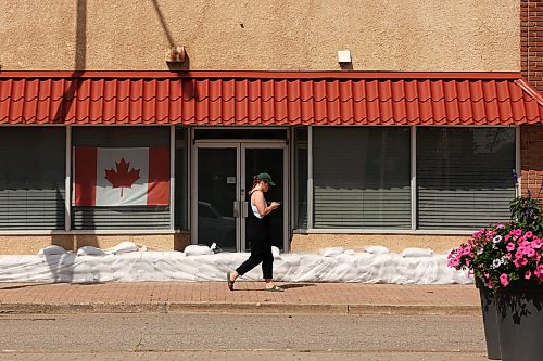 06072026
Sandbags protect buildings along Main Street South in Minnedosa on Monday from the Little Saskatchewan River, which is expected to rise significantly in the coming days.
(Tim Smith/The Brandon Sun)