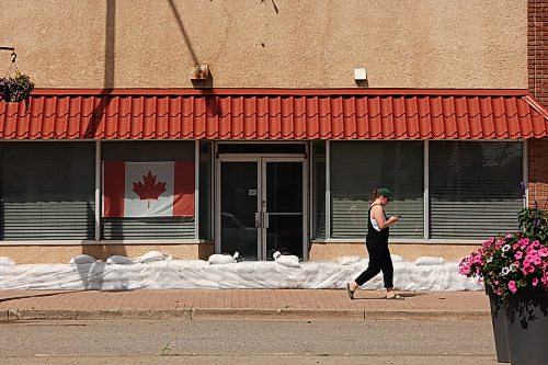 06072026
Sandbags protect buildings along Main Street South in Minnedosa on Monday from the Little Saskatchewan River, which is expected to rise significantly in the coming days.
(Tim Smith/The Brandon Sun)