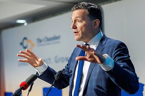 MIKE DEAL / FREE PRESS
Evan Solomon, federal Minister of Artificial Intelligence and Digital Innovation, speaks at a Winnipeg Chamber of Commerce event Tuesday, announcing funding for AI innovation in Manitoba.
Reporter: Gabrielle Piche
260707 - Tuesday, July 07, 2026.