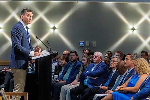 MIKE DEAL / FREE PRESS
Evan Solomon, federal Minister of Artificial Intelligence and Digital Innovation, speaks at a Winnipeg Chamber of Commerce event Tuesday, announcing funding for AI innovation in Manitoba.
Reporter: Gabrielle Piche
260707 - Tuesday, July 07, 2026.
