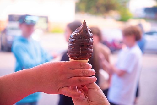CHERYL HNATIUK / FREE PRESS

MINNEDOSA — Dari Isle Drive-In
June 28, 2026

Chocolate Dip.