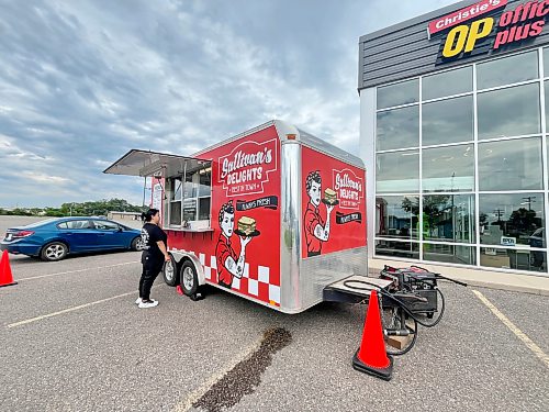 Sullivan’s Delights food truck, seen here outside the Christie’s Office Plus store on Richmond Avenue on Thursday.  (Matt Goerzen/The Brandon Sun)