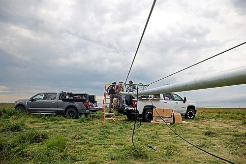 09072026
Workers with Ful-Flo Industries set-up new pivot irrigation equipment in a field at Deerboine Colony west of Brandon to replace equipment that was damaged in a spring storm earlier this year.  (Tim Smith/The Brandon Sun)