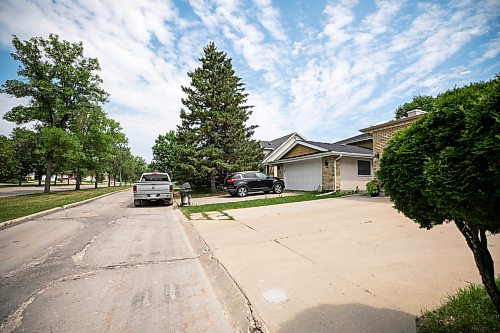 MIKAELA MACKENZIE / FREE PRESS
18 Avon Gate in Linden Woods on Tuesday, July 14, 2026.
For Scott story.
Free Press 2026