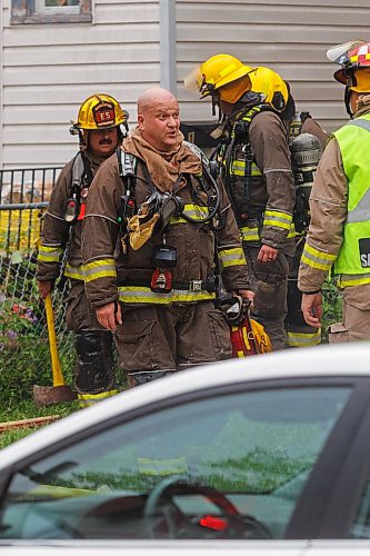 MIKE DEAL / FREE PRESS
WFPS crews work on putting out a fire at a house at 880 Alverstone Street Wednesday morning.
Reporter: Tyler Searle
260715 - Wednesday, July 15, 2026.