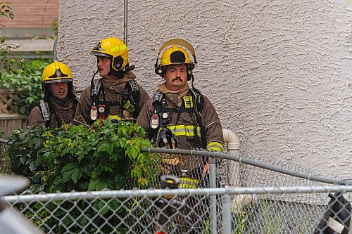 MIKE DEAL / FREE PRESS
WFPS crews work on putting out a fire at a house at 880 Alverstone Street Wednesday morning.
Reporter: Tyler Searle
260715 - Wednesday, July 15, 2026.