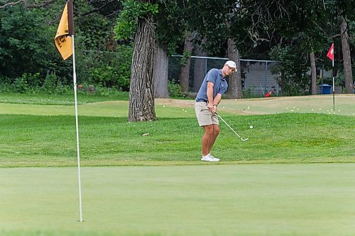 MIKE DEAL / FREE PRESS
Neill Rory on the 18th green leading up to winning the Nott Autocorp Men’s Amateur Championship at the St. Boniface Golf Club Wednesday afternoon.
Reporter: Ken Wiebe
260715 - Wednesday, July 15, 2026.