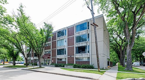 MIKE DEAL / FREE PRESS
The Convalescent Home of Winnipeg at 276 Hugo Street North, is one of Canada's top-rated senior personal care homes.
Reporter: Janine LeGal
260714 - Tuesday, July 14, 2026.