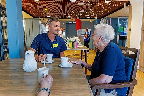 MIKE DEAL / FREE PRESS
Justin Lagace, CEO/Director of Care, chats with resident, Pauline Kolbuck.
The Convalescent Home of Winnipeg at 276 Hugo Street North, is one of Canada's top-rated senior personal care homes.
Reporter: Janine LeGal
260714 - Tuesday, July 14, 2026.