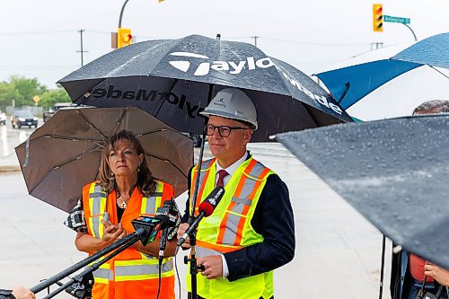 MIKE DEAL / FREE PRESS
Winnipeg Mayor Scott Gillingham was on hand to watch the start of the historic bridges removal talking to media with some city councillors on hand, (from left) Janice Lukes, Ross Eadie and Vivian Santos.
Spane #15 of the Arlington Street Bridge is the first to be removed during the two year demolition project Thursday morning. By the end of the year most of the southern half of the bridge should be demolished.
Reporter: Malak Abas
260716 - Thursday, July 16, 2026.