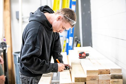 MIKAELA MACKENZIE / FREE PRESS
Fast Track participant Brett Bridal works on making a picnic table on Thursday, July 16, 2026.
For Zoe story.
Free Press 2026