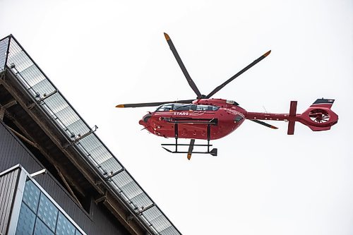 MIKAELA MACKENZIE / WINNIPEG FREE PRESS


A STARS air ambulance lands at the Health Sciences Centre in Winnipeg on Thursday, June 15, 2023. For Katie story.
Winnipeg Free Press 2023