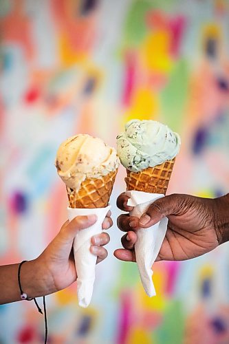 MIKAELA MACKENZIE / FREE PRESS
Avaճ cookie butter (left) and mint chocolate ice creamʡt Fete on Tuesday, July 21, 2026.
For AV story.
Free Press 2026