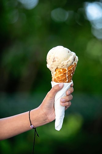 MIKAELA MACKENZIE / FREE PRESS
	
Avaճ cookie butter ice creamʡt Fete on Tuesday, July 21, 2026. 

For AV story.
Free Press 2026