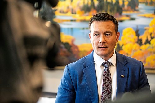 MIKAELA MACKENZIE / FREE PRESS
MLA Mike Moyes speaks to the media about safety upgrades planned for Sturgeon Falls on Tuesday, July 28, 2026.
For Tyler story.
Free Press 2026