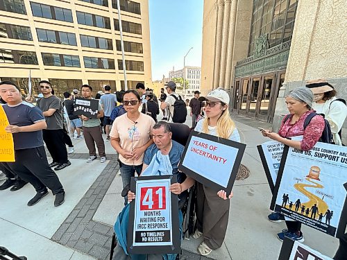 Tyler Searle / Winnipeg Free Press
Payking Chau (right) and her mother Sinping Hui and father Kwongchue Chau say they have spent 41 months waiting to clear federal security screening before they can move ahead with their immigration processes.
