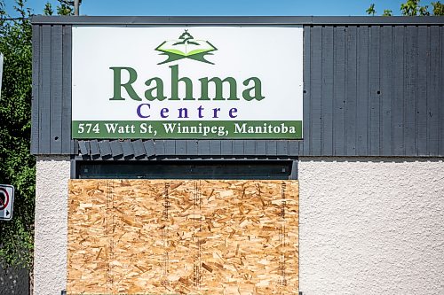 MIKAELA MACKENZIE / FREE PRESS
Boarded up broken windows at the Winnipeg Rahma Islamic Centre on Friday, July 31, 2026.
For Morgan story.
Free Press 2026