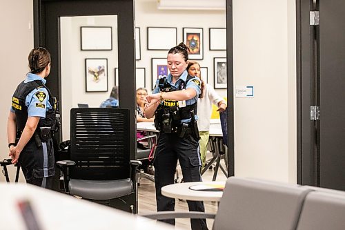 MIKAELA MACKENZIE / FREE PRESS
Special constables prepare for court at Ga naa na ga da waa ba dang, the Kenora Justice Centre, on Wednesday, July 29, 2026.
For Dan story.
Free Press 2026