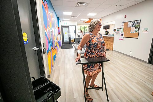 MIKAELA MACKENZIE / FREE PRESS
Bobbie Robinson sets out a scanning station outside the courtroom at Ga naa na ga da waa ba dang, the Kenora Justice Centre, on Wednesday, July 29, 2026.
For Dan story.
Free Press 2026