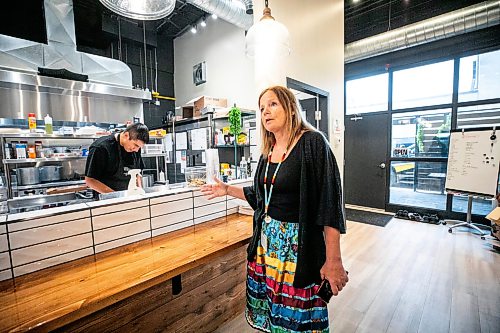 MIKAELA MACKENZIE / FREE PRESS
Carla Parnell, senior community and crown liason, shows the kitchen at Ga naa na ga da waa ba dang, the Kenora Justice Centre, on Wednesday, July 29, 2026.
For Dan story.
Free Press 2026