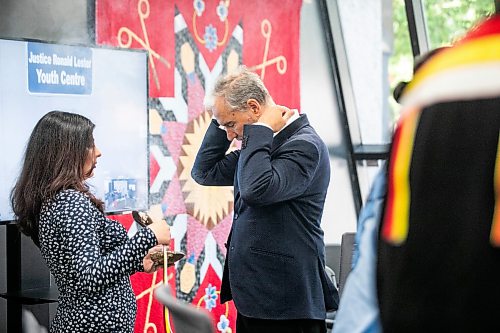 MIKAELA MACKENZIE / FREE PRESS
	
Justice David Gibson begins court by smudging at Ga naa na ga da waa ba dang, the Kenora Justice Centre,  on Wednesday, July 29, 2026.

For Dan story.
Free Press 2026