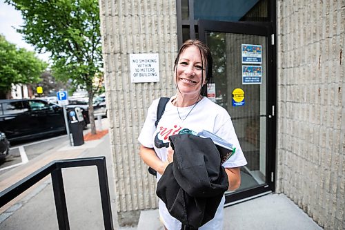 MIKAELA MACKENZIE / FREE PRESS
Sarah Cormier leaves her last court date at Ga naa na ga da waa ba dang, the Kenora Justice Centre, on Wednesday, July 29, 2026.
For Dan story.
Free Press 2026