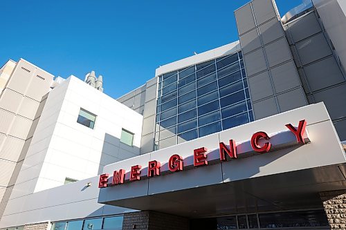 The Emergency Room entrance at the Brandon Regional Health Centre on Thursday. Having a second physician or nurse practitioner available in the emergency department is a priority, Health Minister Uzoma Asagwara says. (Tim Smith/The Brandon Sun files)