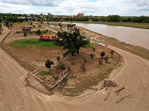 04082026
Debris and damage left by the recent Assiniboine River flooding is seen at Dinsdale Park in Brandon on Tuesday.
(Tim Smith/The Brandon Sun)