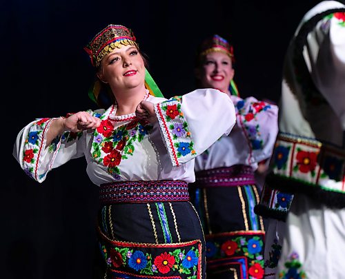 ROBERT LEE / FREE PRESS
Members of the Romanetz Ukrainian Dance Ensemble take the stage at the Ukraine Kyiv Pavilion for Folklorama on Tuesday, August 4, 2026 at Maples Collegiate in Winnipeg. 
