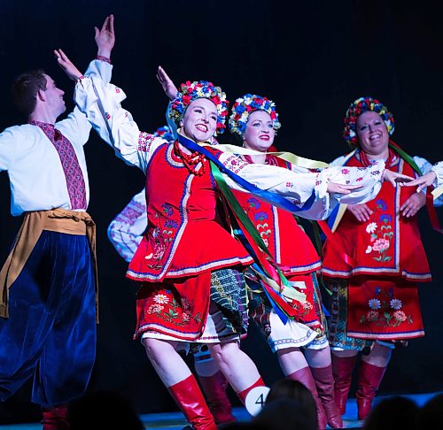 ROBERT LEE / FREE PRESS
Members of the Romanetz Ukrainian Dance Ensemble take the stage at the Ukraine Kyiv Pavilion for Folklorama on Tuesday, August 4, 2026 at Maples Collegiate in Winnipeg. 